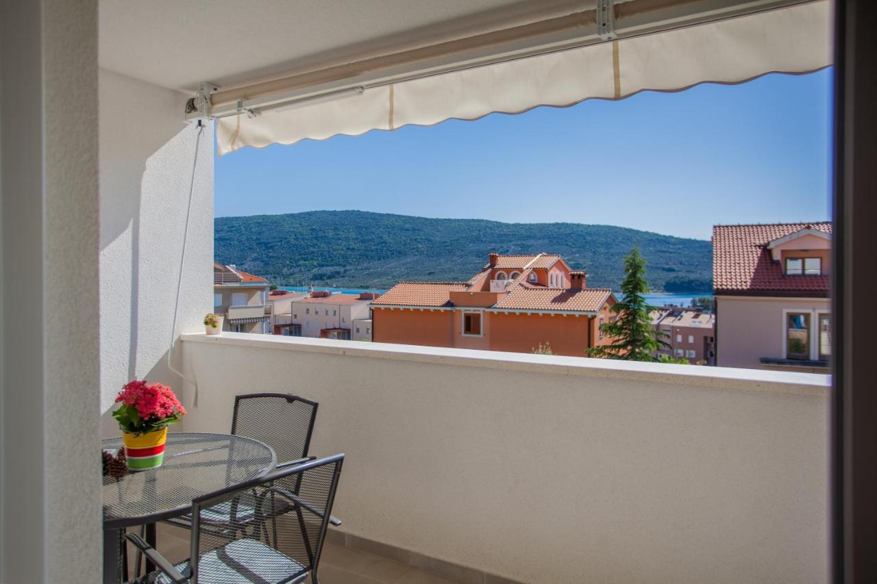 Апартаменты Apartman Pinja Црес Экстерьер фото