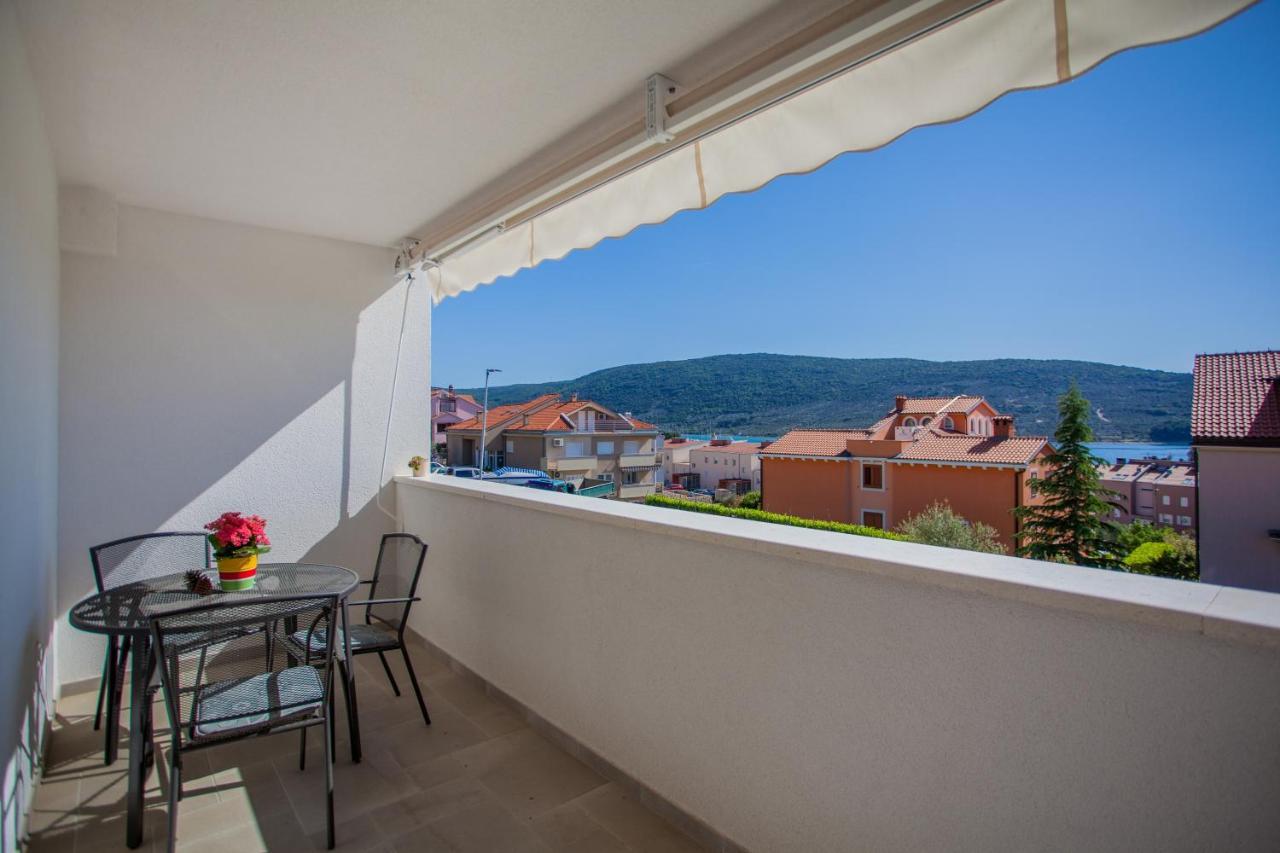 Апартаменты Apartman Pinja Црес Экстерьер фото